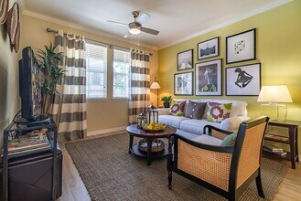 The Fairways at Westridge in Valencia, CA - Foto de edificio - Building Photo