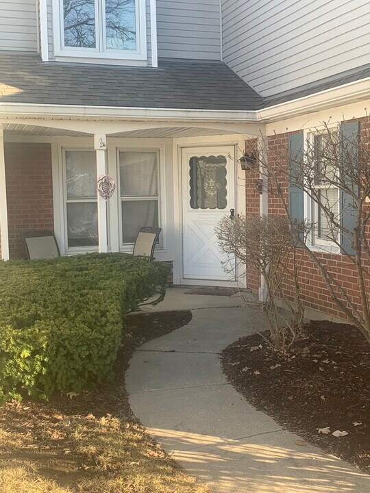 257 Doral Ct in Elk Grove Village, IL - Building Photo