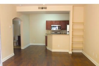 5146 S Jones Blvd, Unit 107 in Las Vegas, NV - Building Photo - Building Photo