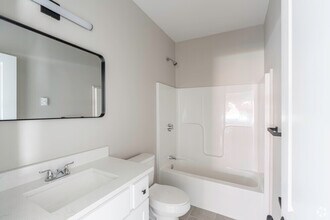 2 Jones Xing in Lancaster, MA - Building Photo - Building Photo