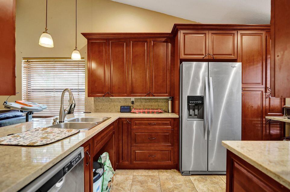 88 Vía De Casas Sur in Boynton Beach, FL - Building Photo