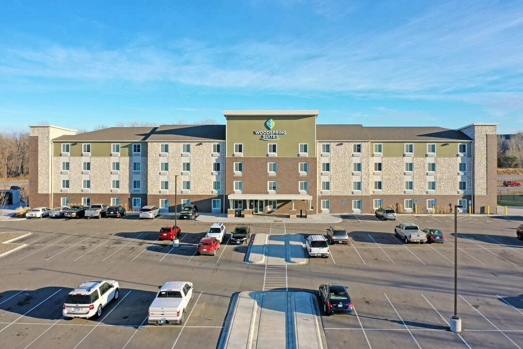 Extended Stay America St. Paul Woodbury in Woodbury, MN - Building Photo