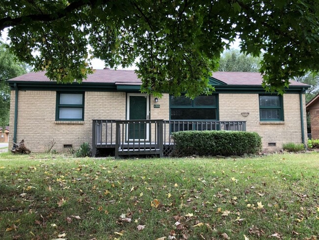 property at 1201 N Woodlawn Blvd