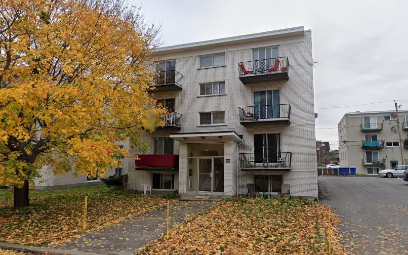 2465 Nassau in Brossard, QC - Building Photo