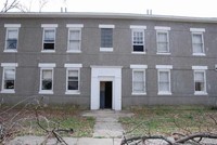 205 Pine St in Newport, AR - Foto de edificio - Building Photo