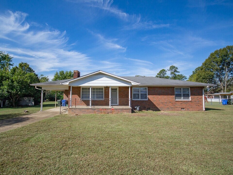 707 Hine St N in Athens, AL - Building Photo