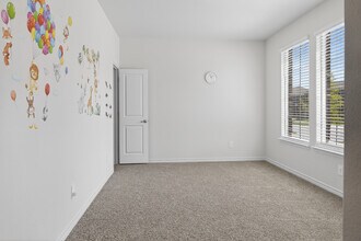 8125 Danny Scarth Ln in Fort Worth, TX - Foto de edificio - Building Photo