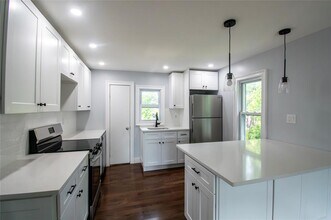 25 Hillside Ave, Unit 2 in Rockville Centre, NY - Building Photo - Building Photo