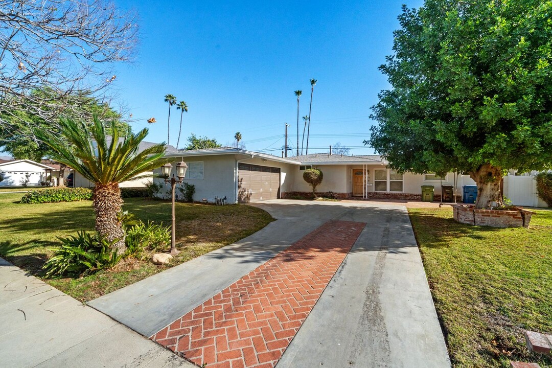 7822 Quimby Ave in Los Angeles, CA - Building Photo