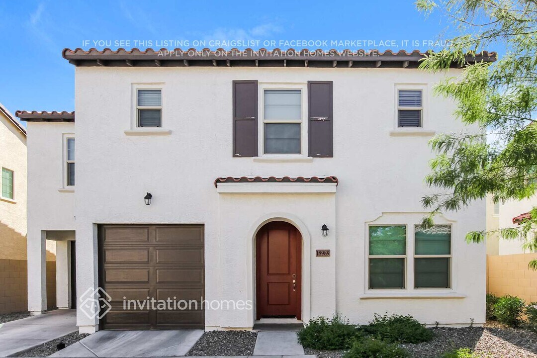 18989 W Reade Ave in Litchfield Park, AZ - Building Photo