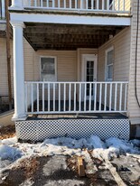 557 Pine St in Manchester, NH - Building Photo