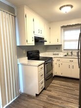 19 Goodwin St in Manchester, CT - Building Photo - Building Photo
