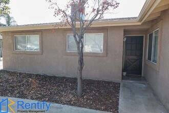 6709 Cedarcrest Ave in Bakersfield, CA - Building Photo - Building Photo