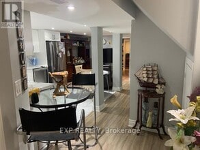 8 Cluett Dr in Ajax, ON - Building Photo - Building Photo