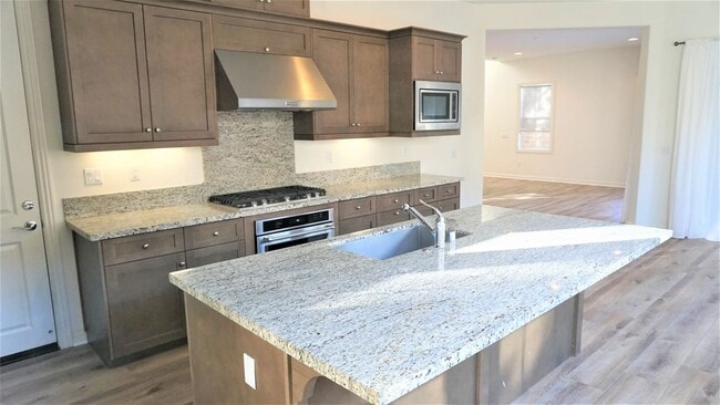 48 Castellana in Lake Forest, CA - Foto de edificio - Building Photo