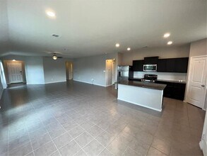 21601 Gallus Dr in Pflugerville, TX - Foto de edificio - Building Photo