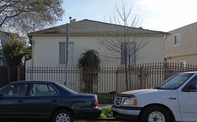 2443 10th St in Berkeley, CA - Foto de edificio - Building Photo