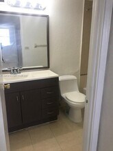 4550 NW 9th St in Miami, FL - Building Photo - Building Photo
