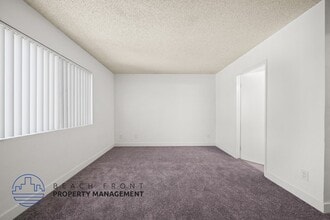 212 W. Regent St. in Inglewood, CA - Foto de edificio - Building Photo