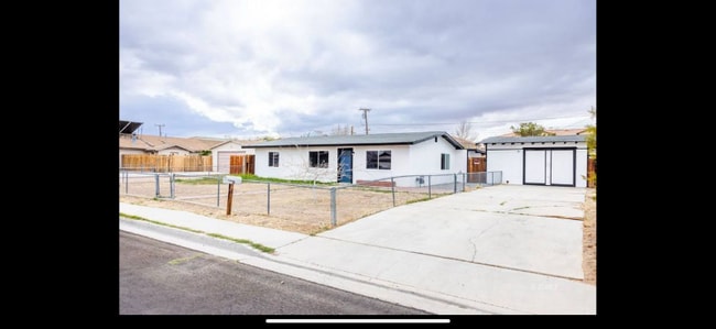 341 S Gordon St in Ridgecrest, CA - Building Photo - Building Photo