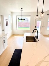 6264 Sonic Dr in Saint George, UT - Building Photo - Building Photo