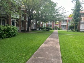 Vineville Court Apartments in Macon, GA - Foto de edificio - Building Photo