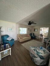 8715 SE Alabama Pl in Hobe Sound, FL - Foto de edificio - Building Photo