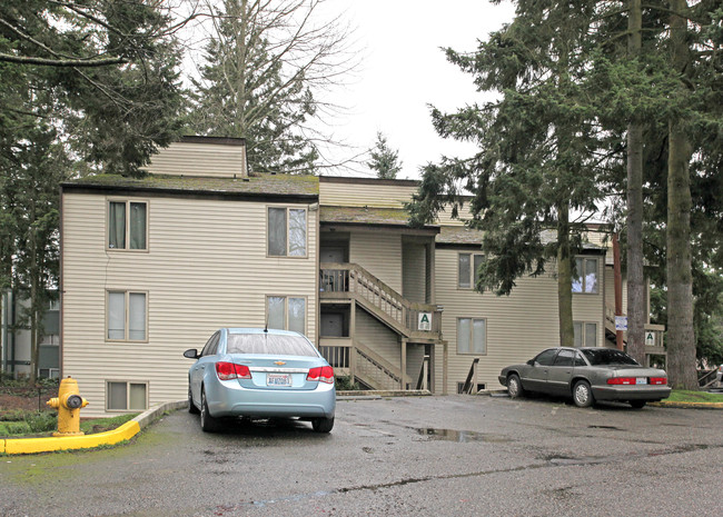 Madrona Park Apartments in Federal Way, WA - Building Photo - Building Photo