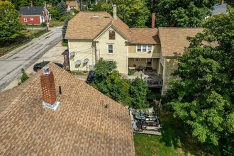 34 Grove St in Farmington, NH - Building Photo - Building Photo