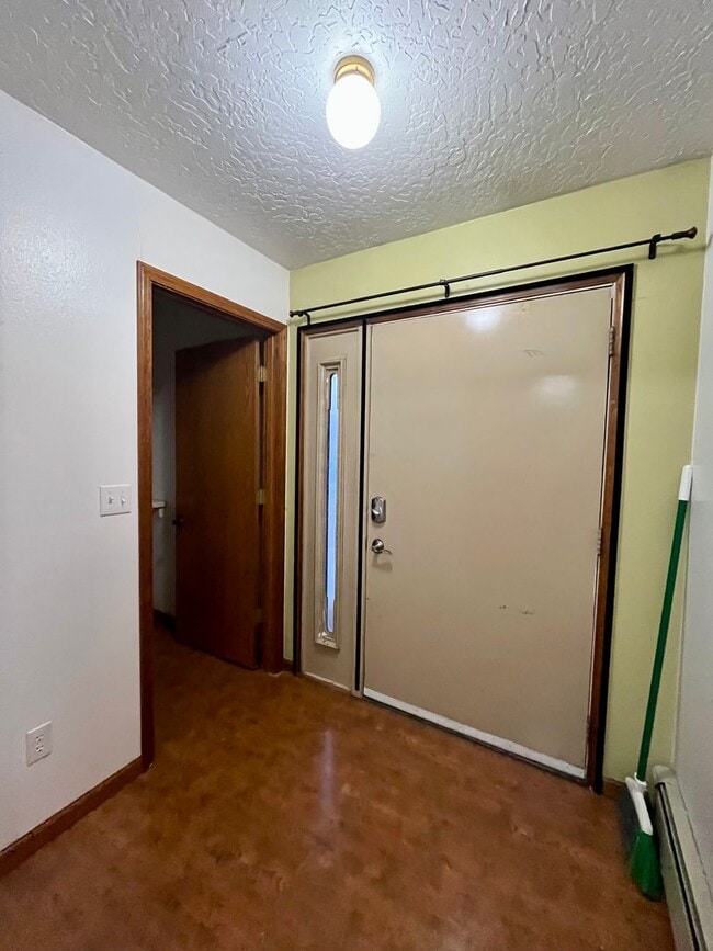 4936 Dartmouth Dr in Fairbanks, AK - Building Photo - Building Photo