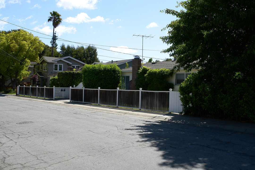 1035-1037 Florence Ln in Menlo Park, CA - Building Photo