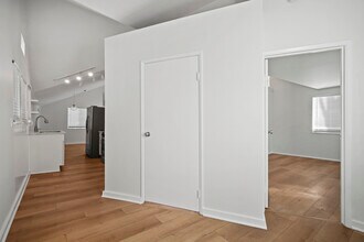 632 Vernon Ave in Los Angeles, CA - Building Photo - Building Photo