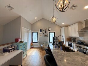 3 Village St, Unit 2 in Somerville, MA - Foto de edificio - Building Photo