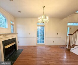 552 Winding Rose Dr in Rockville, MD - Building Photo - Building Photo