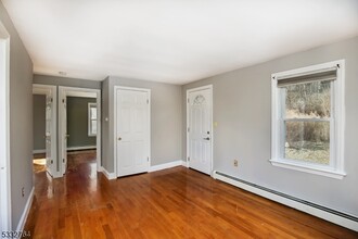 8 Ironia Rd in Flanders, NJ - Building Photo - Building Photo