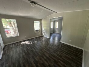 11240 N Northwood Dr in Inglis, FL - Building Photo - Building Photo