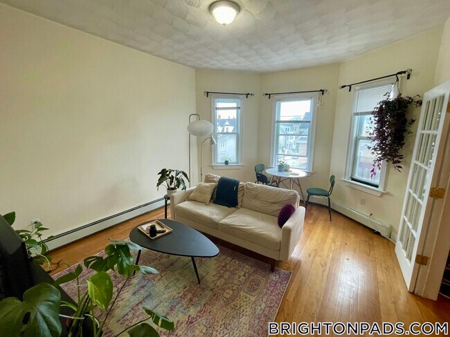 40 Litchfield St