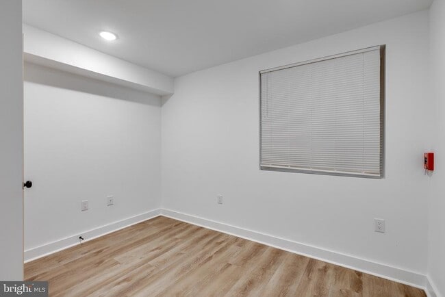 property at 715 W Cumberland St