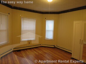 471 Medford St in Somerville, MA - Building Photo - Building Photo