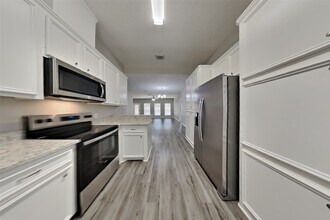 121 Warbonnet Dr in Conroe, TX - Building Photo - Building Photo