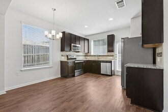 6101 Steep Cactus Trail in Austin, TX - Building Photo - Building Photo