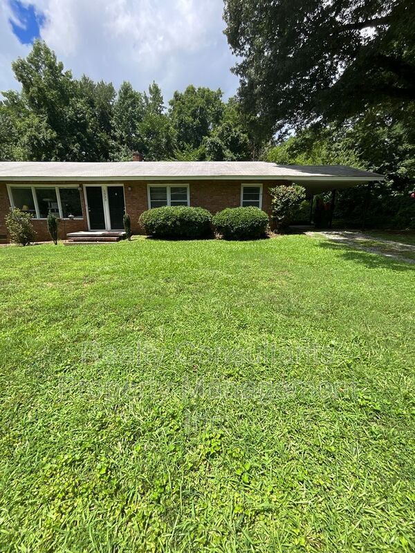 1533 Beaucrest Ave in High Point, NC - Building Photo - Building Photo