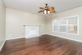 1879 Clay Dr SW in Marietta, GA - Foto de edificio - Building Photo