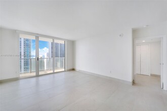 50 Biscayne Blvd in Miami, FL - Building Photo - Building Photo