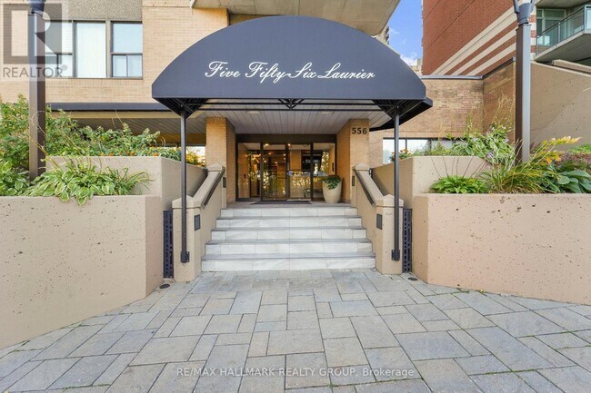 556 Laurier Ave W in Ottawa, ON - Building Photo - Building Photo