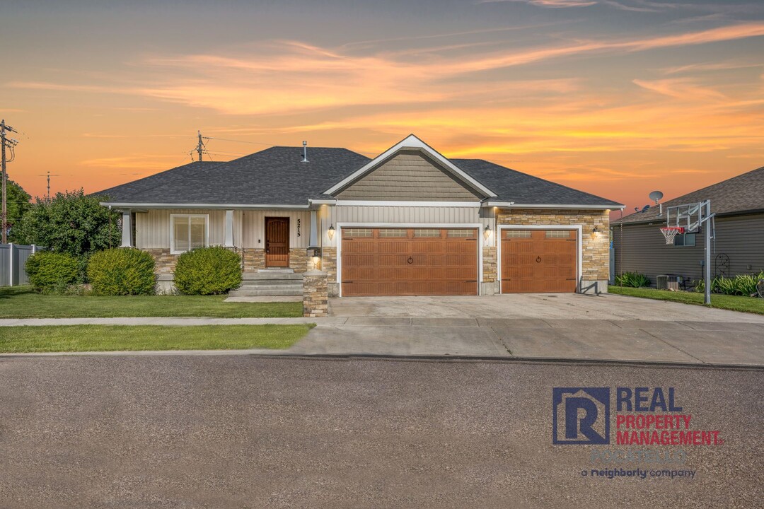 5215 Kymball Ave in Chubbuck, ID - Building Photo