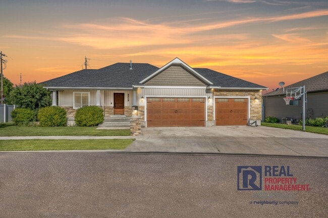 property at 5215 Kymball Ave