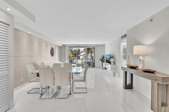 9195 Collins Ave in Surfside, FL - Building Photo - Building Photo