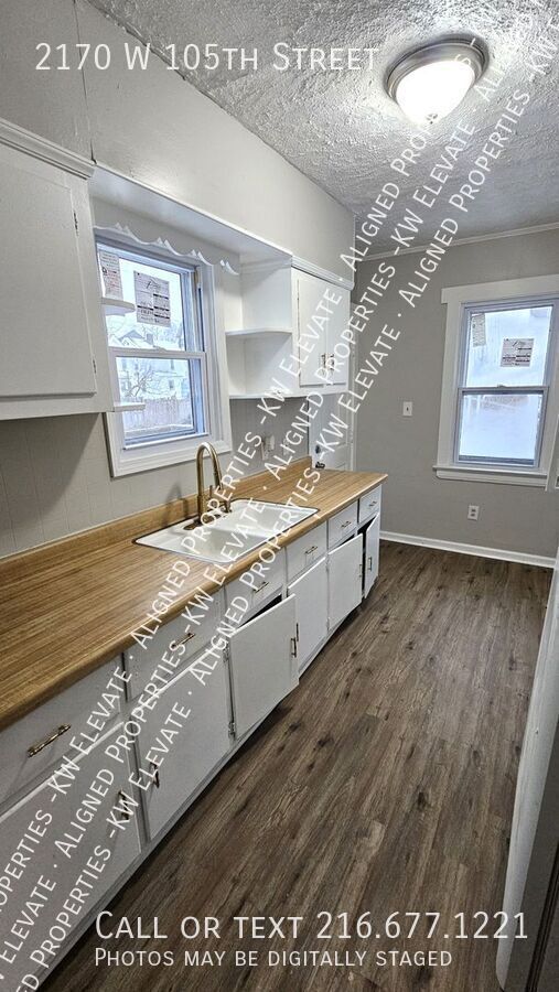 2170 W 105th St in Cleveland, OH - Building Photo - Building Photo