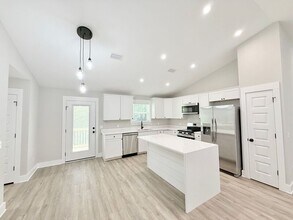 478 Ronda St in Pensacola, FL - Building Photo - Building Photo